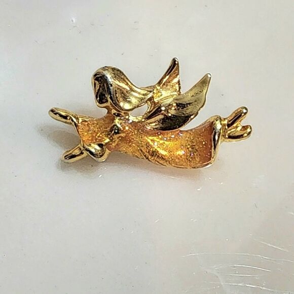 Vintage signed GiGi Giusti guardian angel lapel pin - Picture 1 of 6